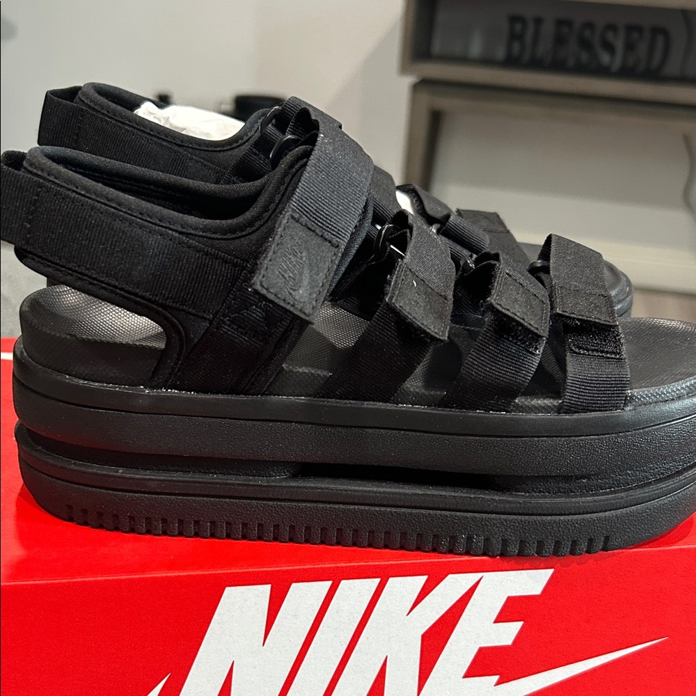 Nike Black Strap Platform Sandals - Picture 3 of 3